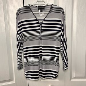 Frank Lyman Women’s 12 Navy Blue & White Stripped V Neck Diamond Zip Top Stretch